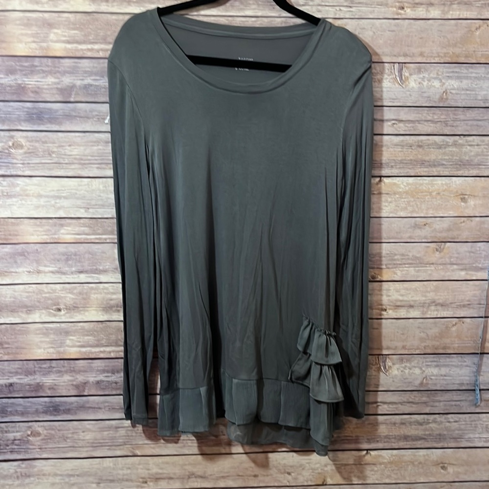 LOGO Lori Goldstein Gray Tunic Chiffon Ruffle Detail Round Neck Size Medium